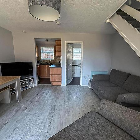 Lovely 6 Berth Villa At Waterside Village Park In Corton Ref 14100W Lowestoft Exterior photo